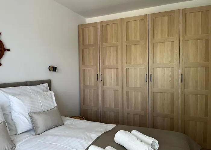 Kapitanskie Kollataja 7a